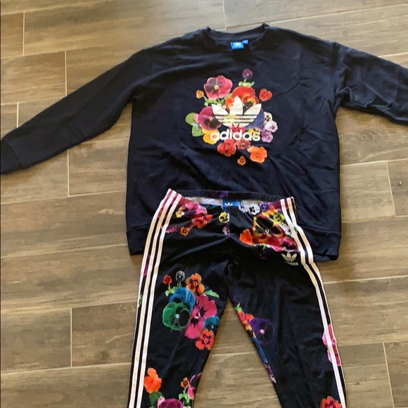 adidas Pants - Adidas track suit sz medium
